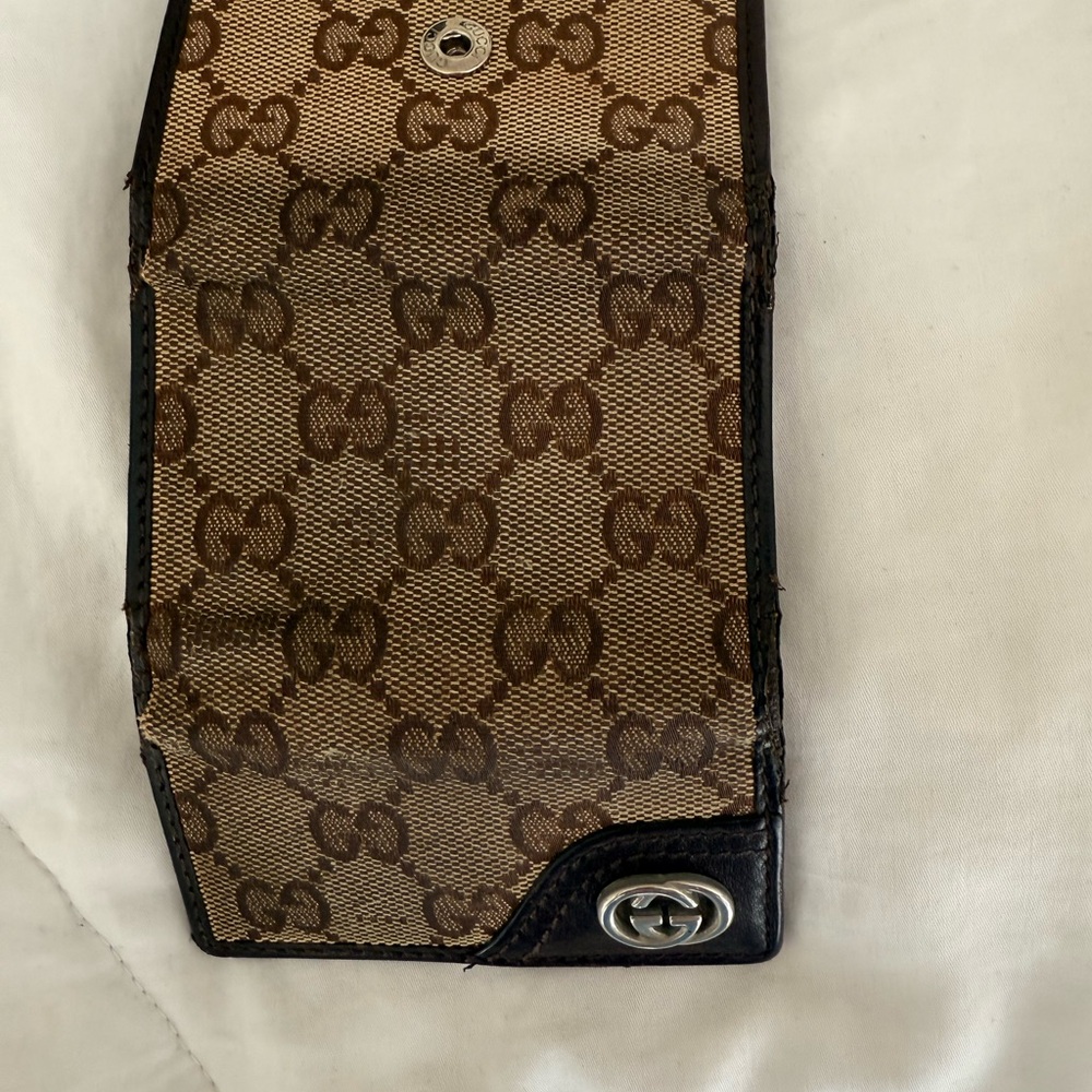 Gucci Monogram Key holder